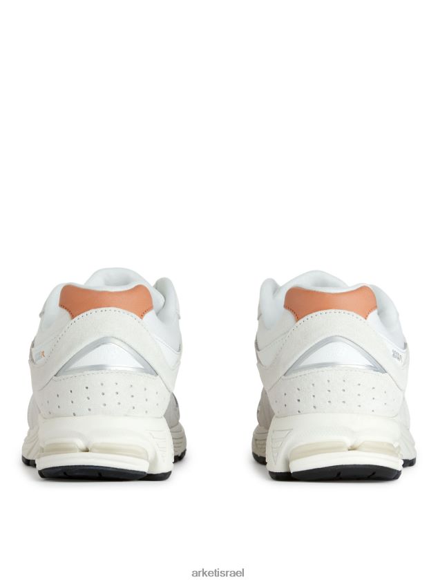ARKET נעלי קורדרוי new balance 2002r לָבָן נָשִׁים 4TL8F673 הַנעָלָה